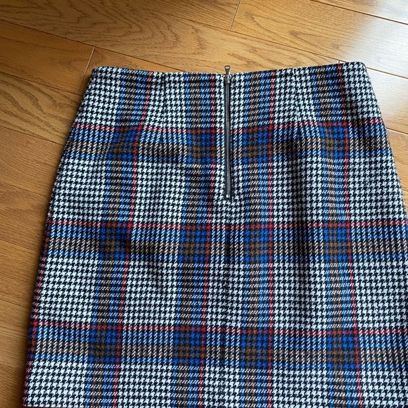 Plaid skirt size 8 - Picture 3 of 4
